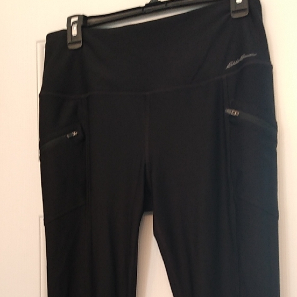 Eddie Bauer Leggings Zip Pockets and an inner Slip Pocket - Picture 11 of 15